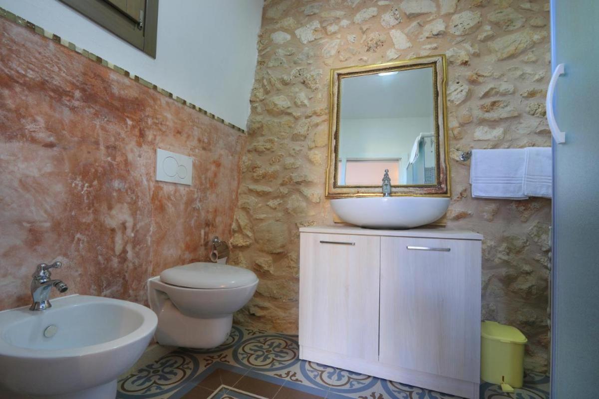 Agriturismo Allu Ruvezzu Bed & Breakfast Torre Mozza Exterior photo